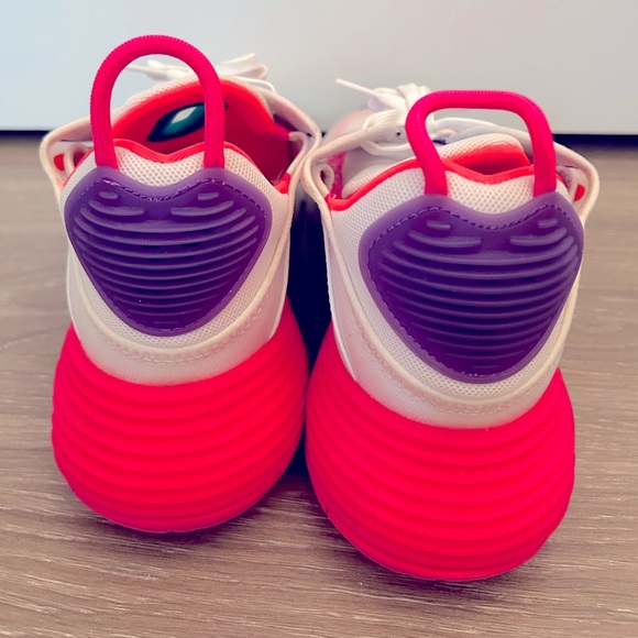 Nike Air Max 2090 Sneaker - Picture 5 of 5